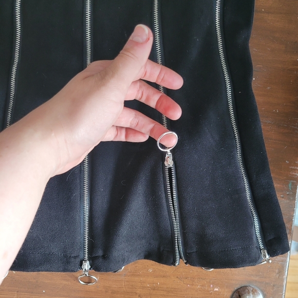 Black suede zipper skirt - Picture 2 of 2